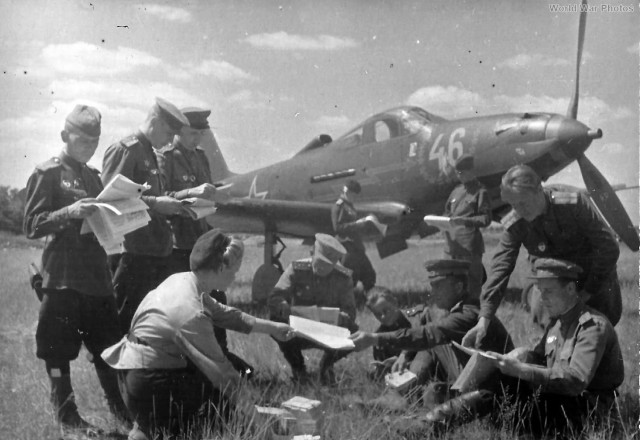 Р-39 Аэрокбра. Американская любимица сталинских соколов. История создания и основные модификации.