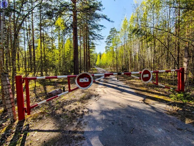 Здесь изучали воздействие ядерного взрыва на электронику: заброшенный стенд "Эфес" военной высоковольтной лаборатории