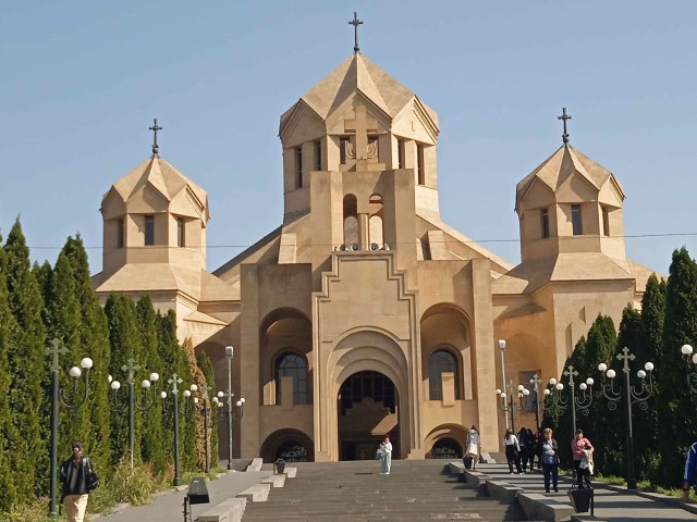В Армению в октябре