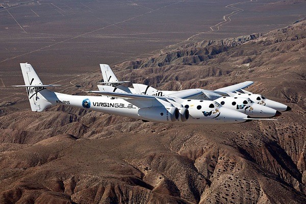 SpaceShipTwo первый раз взлетел