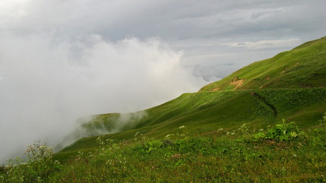 Когда в горах облачно и пасмурно