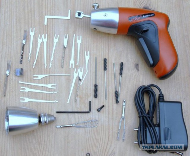 Как открыть дверной замок с поворотной ручкой