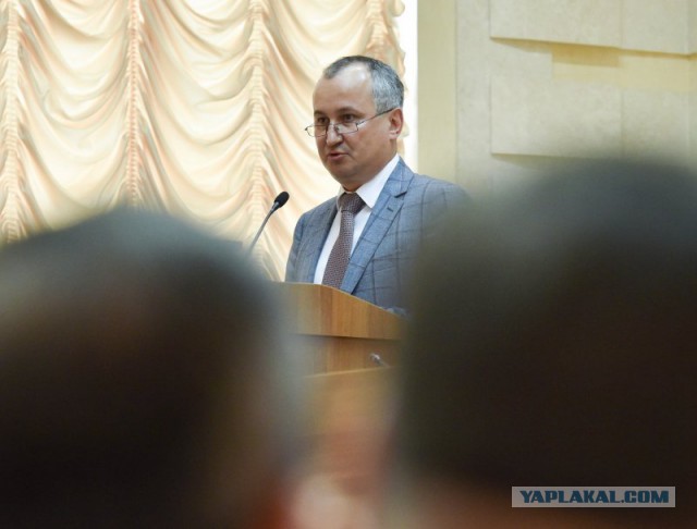 В журналиста Аркадия Бабченко стреляли. От полученных ранений он скончался