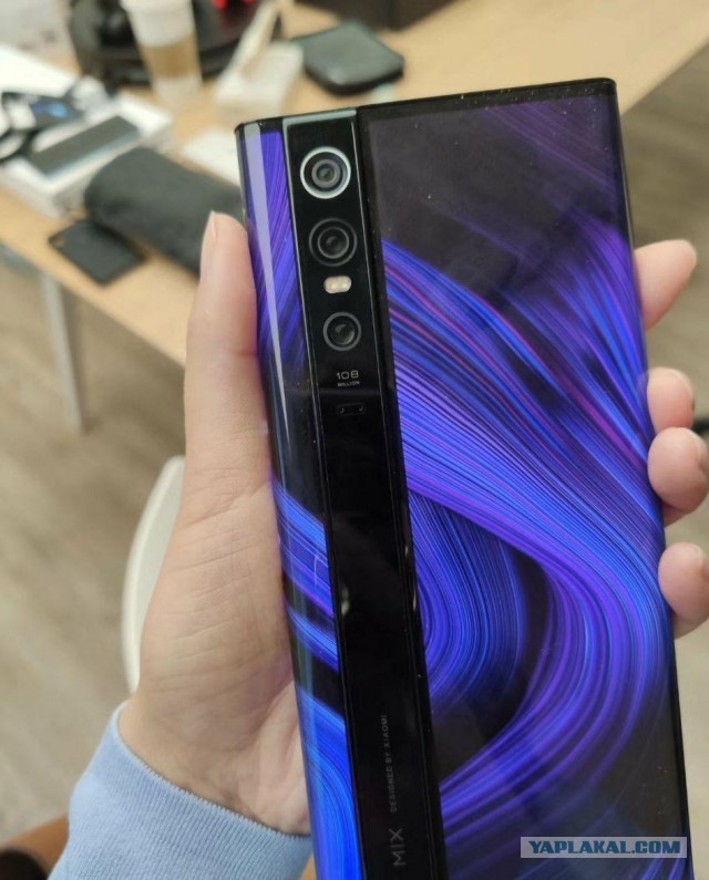 Xiaomi представила Mi Mix Alpha — смартфон с «обёрнутым» вокруг него экраном
