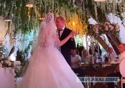 Женщины за 30 негодуют. 67 летний российский миллиардер женился на 23 летней сотруднице