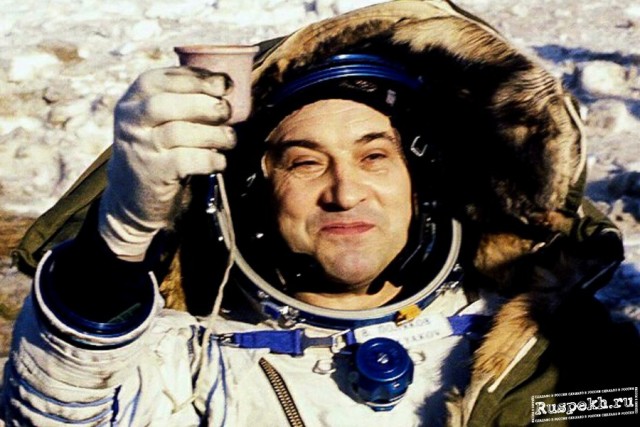 Орбитальной станции "Мир"  - 35 лет.  Первая в мире!  Вспомним факты...