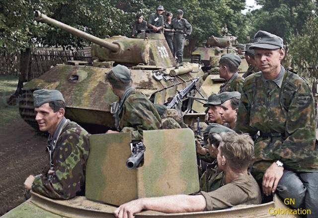 Цветные фотографии бронетехники времён Второй мировой войны