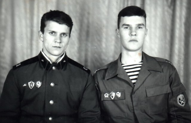 А давайте в честь праздника, выкладывать свои армейские фотки уважаемые яповцы