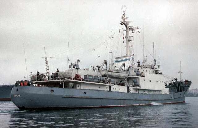 Корабль Черноморского флота столкнулся в Черном море с судном "Ашот-7" и затонул