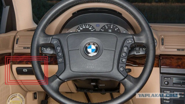 Поляк 20 лет хранил BMW E38 под пластиковым колпаком (а теперь продает)