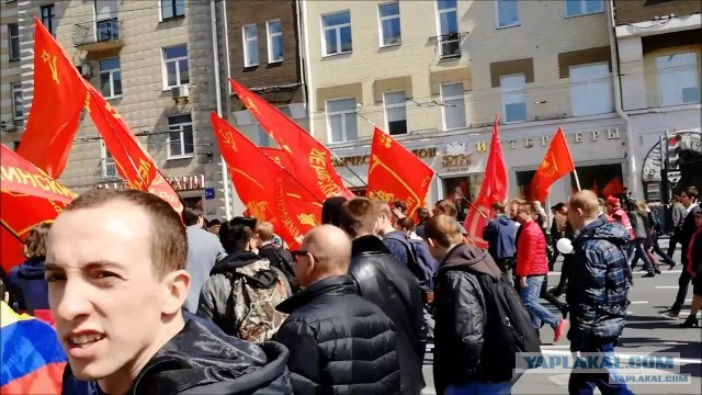Полиция возбудила дело против мужчины, который с флагом СССР "праздновал" 1 мая