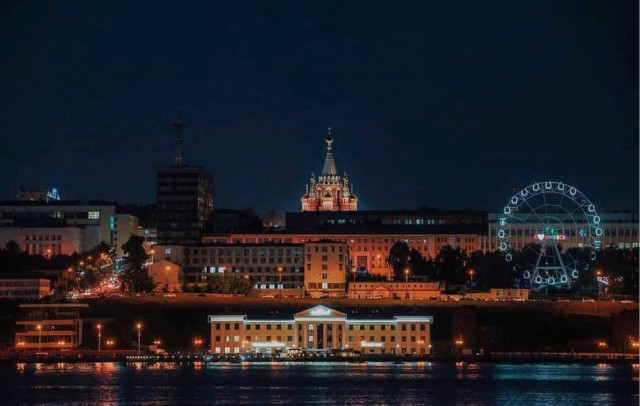 Прилетел вот. Не пойму куда