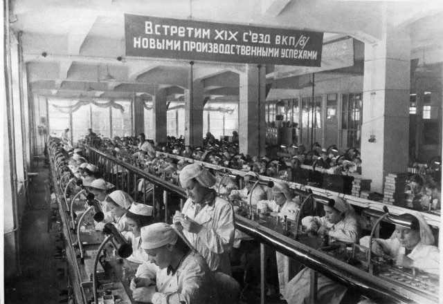 Москва и москвичи. Двадцатый век. 25.08.24