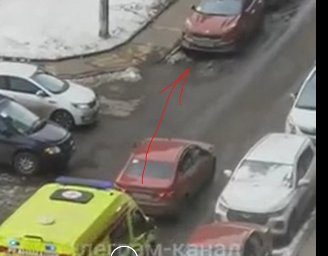 На Парнасе водитель решил отомстить скорой