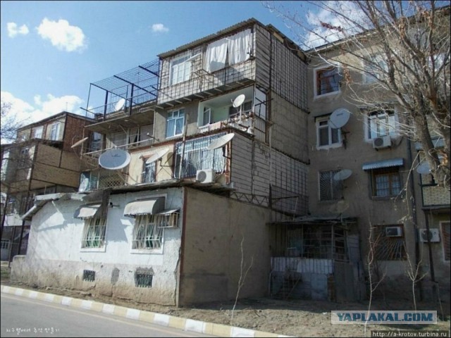 Дом в Махачкале обрушился из-за потопа