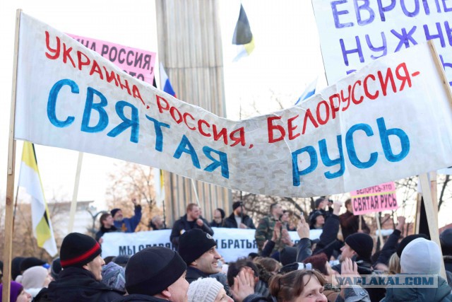 Украинцы поздравляем Вас с наступающим.