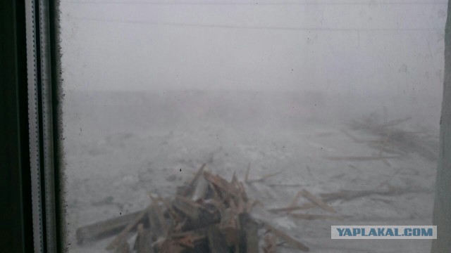 В аэропорту Норильска ветром снесло Boeing