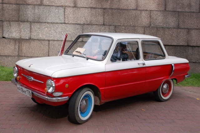 Авто Вернисаж на Неве.