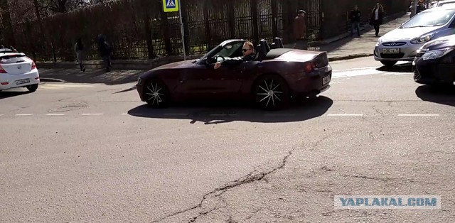 В центре Петербурга хозяин кабриолета «Порше» обиделся и выстрелил в таксиста