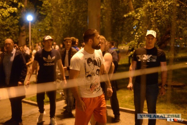 Екатеринбург. Забор вокруг сквера пал