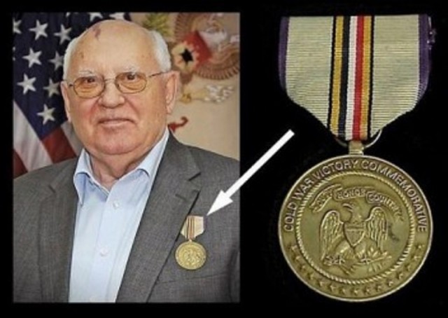 «Нам проще ногти идти пилить»: пермский чиновник урезал зарплату учителям из-за удалёнки