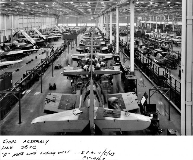 Curtiss SB2C Helldiver. Скотина US NAVY.