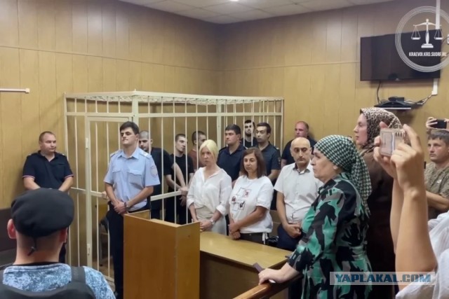 Осужденные за погром в аэропорту Махачкалы обжаловали приговор.