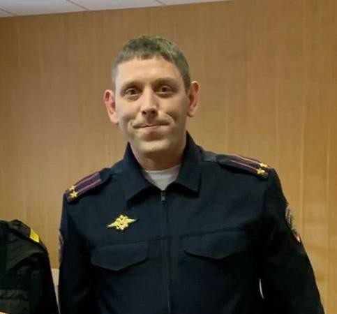 Замглавы полиции Ухты, обвиняемый в пытках женщины, ушел на СВО и избежал наказания