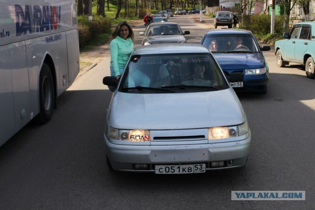 "Автохамы" заблокировали автобус