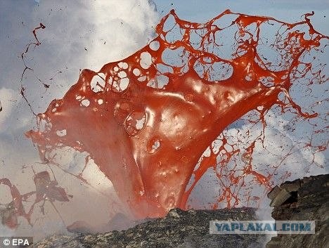 Еще одно извержение (4 фото)