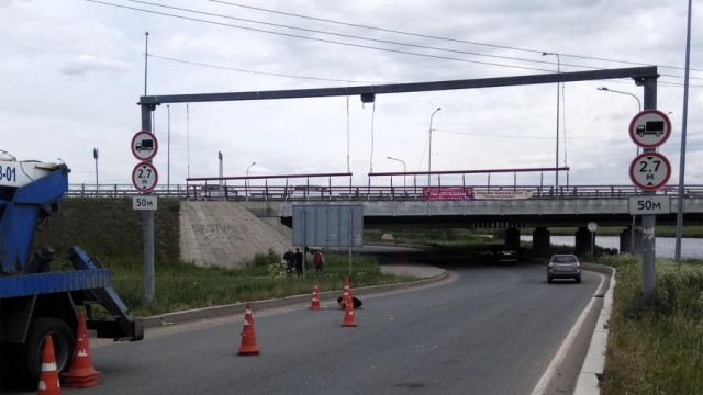 Опять "мост глупости" в Питере собирает пожертвования