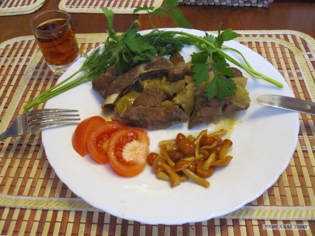 Говяжьи ребра, тушеные с яблоками!