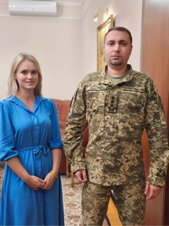 У Буданова ГРУ асимметрия рук