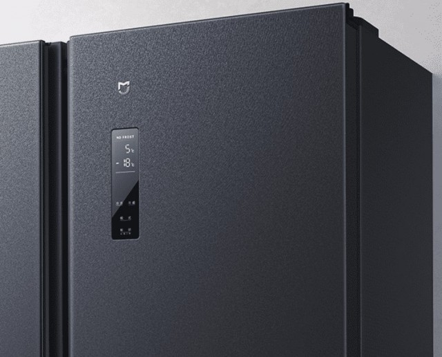 Xiaomi выпустили гигантский холодильник всего за  $265