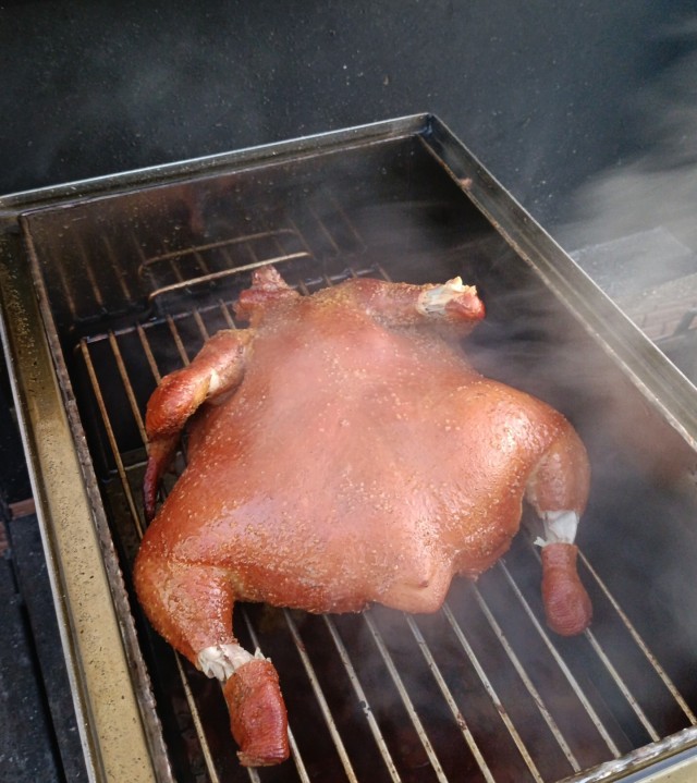 Не хотели бы вы мяска горячего копчения?