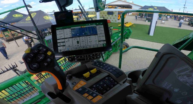 Экскурсия по миру сельхозмонстров. Farm Progress Show 2025