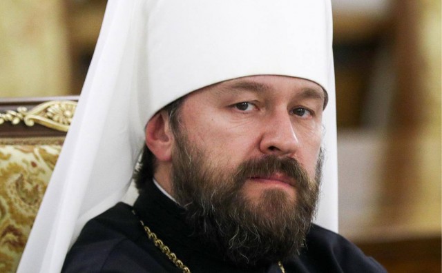 Скандал в Карловых Варах: в машине митрополита РПЦ нашли пакетики с «белым порошком»