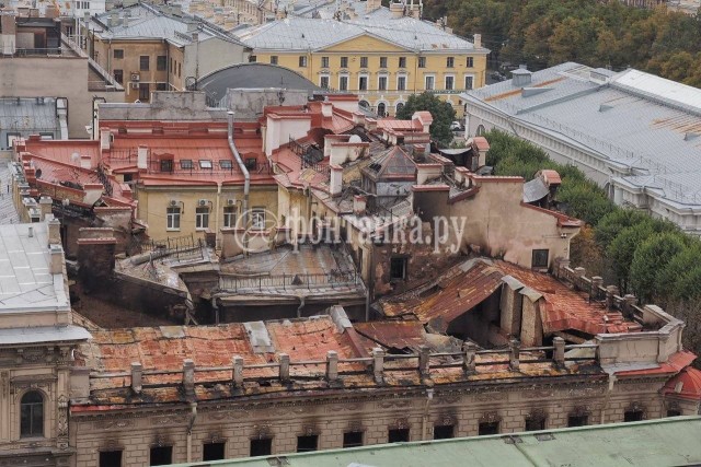 Сгоревший особняк Миллера с высоты Исаакиевского собора.