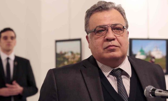 "Я думал, это трюк": фотограф AP рассказал о моменте убийства посла РФ