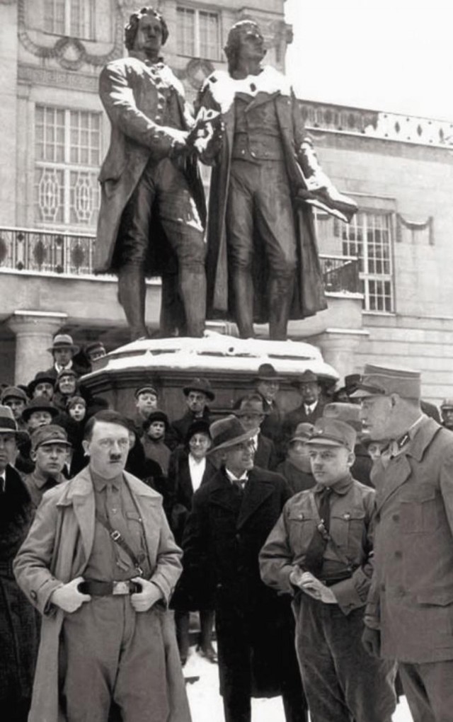 История в фотографиях