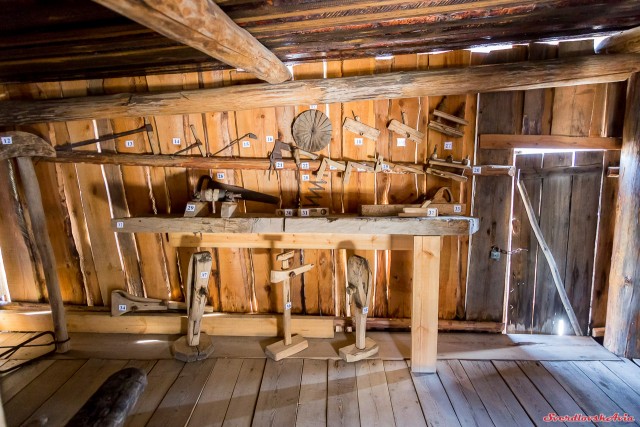 Особенности уральского домостроения и быта