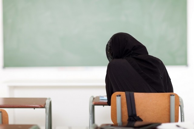 Тюменской школьнице запретили посещать уроки в хиджабе