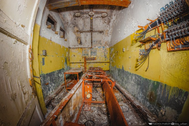 Обычный сарай посреди тундры оказался спуском в оставленный военными «засекреченный» бункер