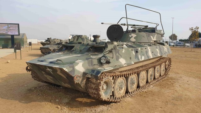 Выставка трофейной военной техники в Баку
