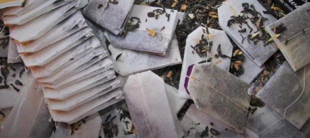 У российских чайных фабрик возникли проблемы с фильтр-бумагой для пакетированного чая — она попала под санкции ЕС