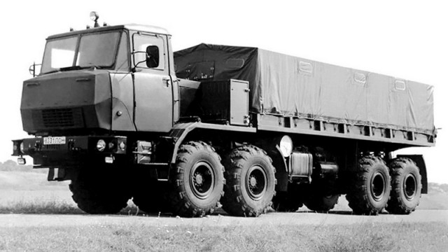 КрАЗ – это особый грузовик, мощный и огромный, считающийся классикой
