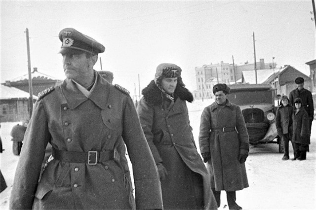 Фотографии связанных с историей Красной и Советской Армии.