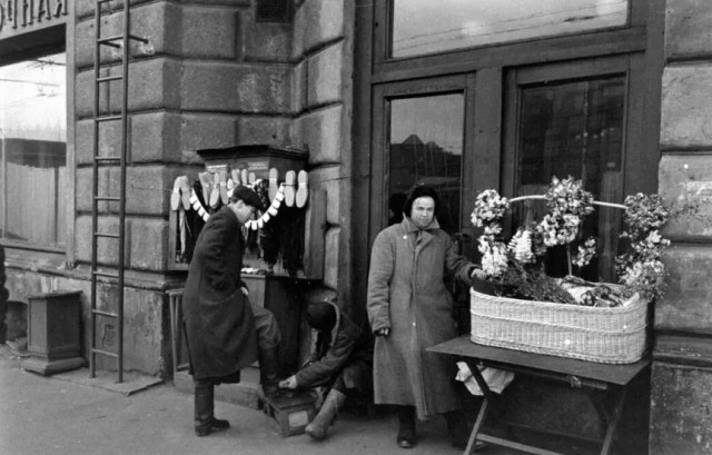 Первые два послевоенных года в исторических фотографиях