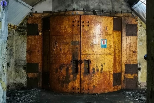 Брошенная в Арктике подземная база ядерного оружия в гранитной горе. "Площадка-52"