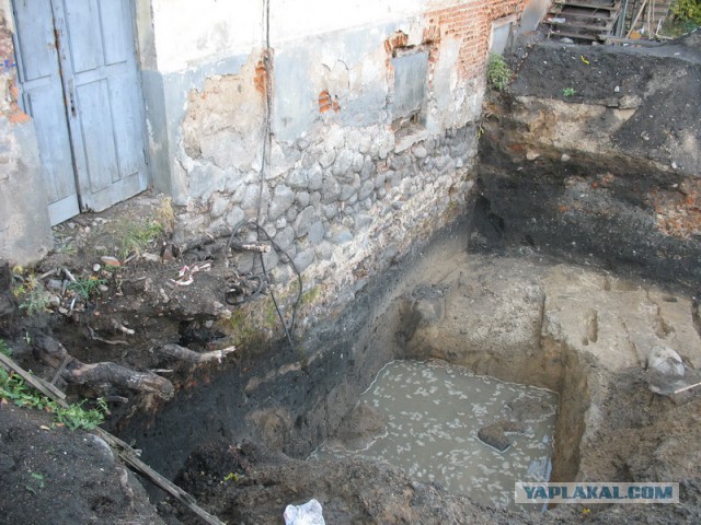 Здания занесенные грунтом